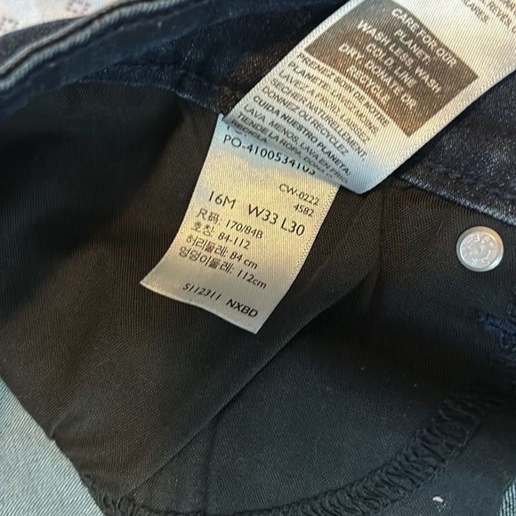 Women’s Levi’s - NWOT - Picture 4 of 5